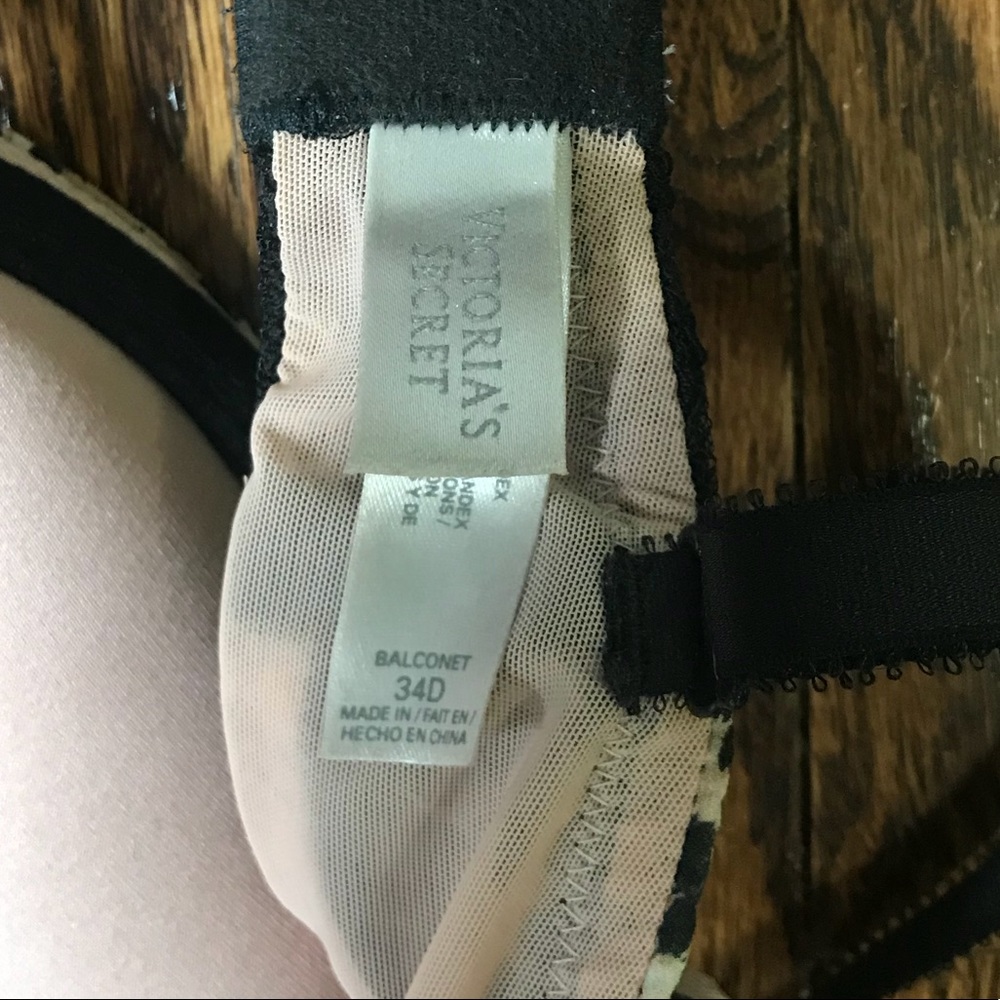 Two Victoria’s Secret Bras - Picture 4 of 8
